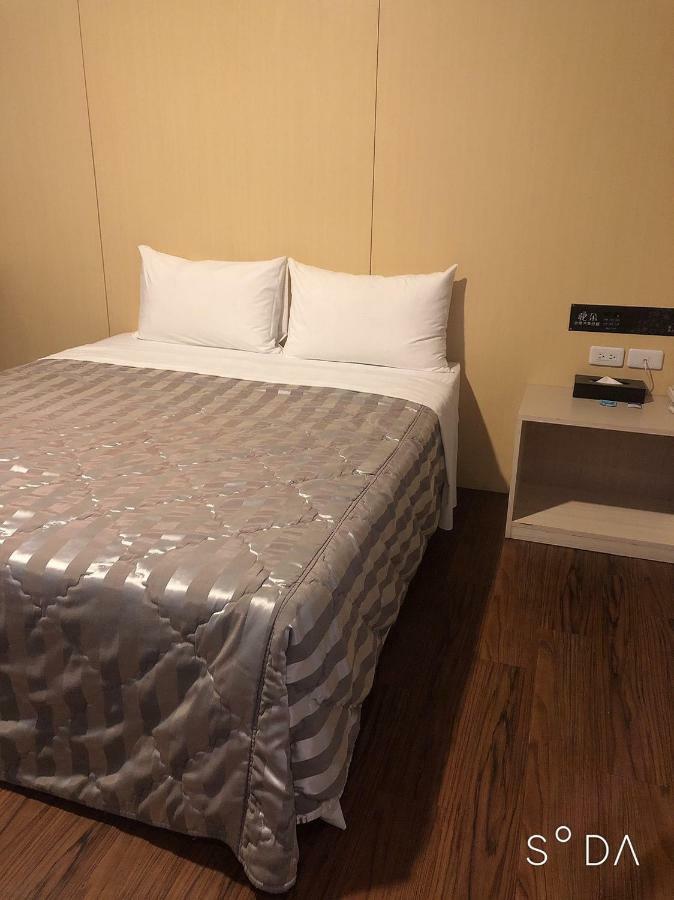 Flower Motel Chiayi Exterior foto